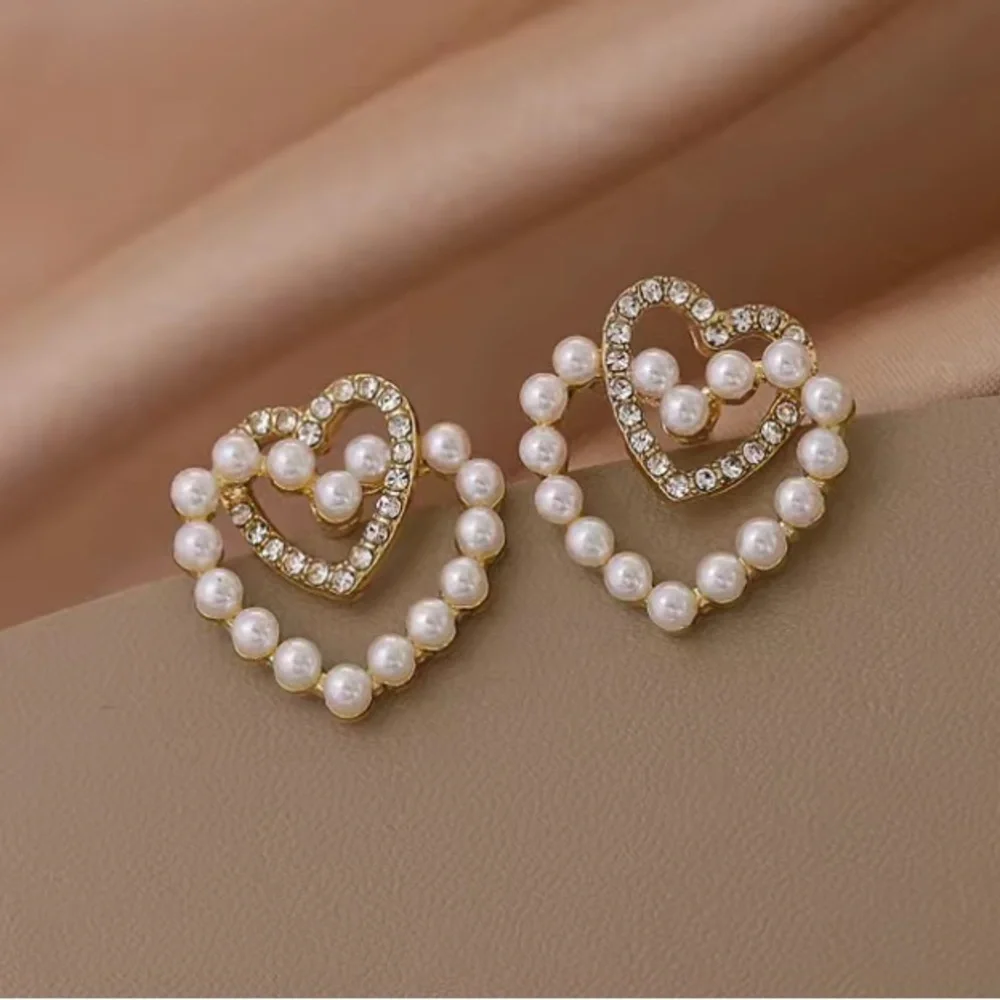 Diamond & Pearl Double Heart Gold Stud Earrings - Picture 1 of 2